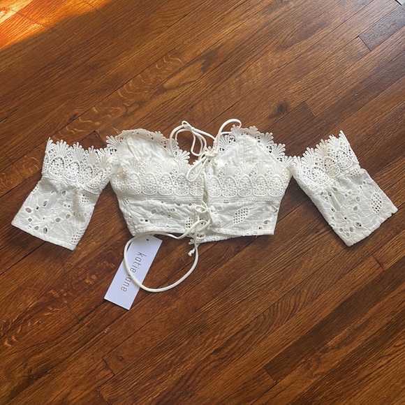 White Crop Top XS-S - Picture 2 of 6